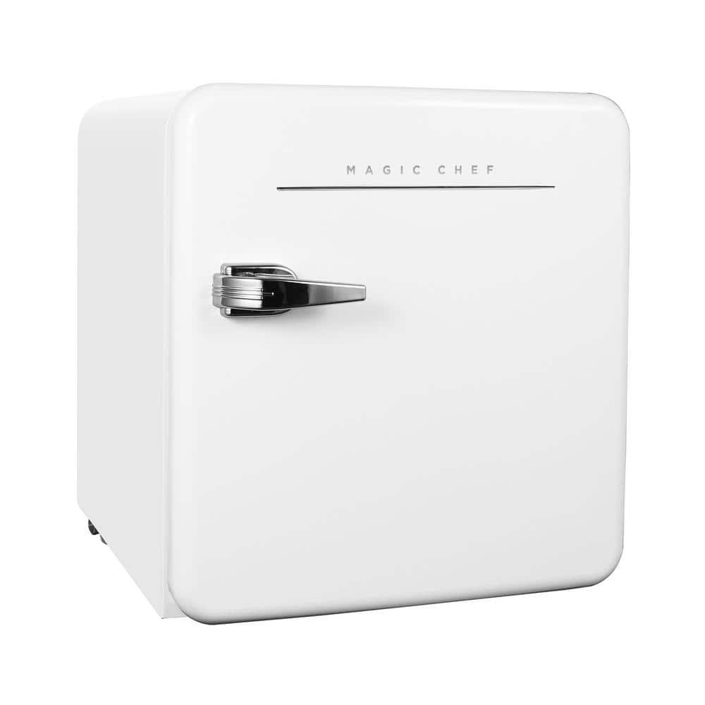 Magic Chef Magic Chef Retro 1.6 Cubic Feet Portable Mini Fridge