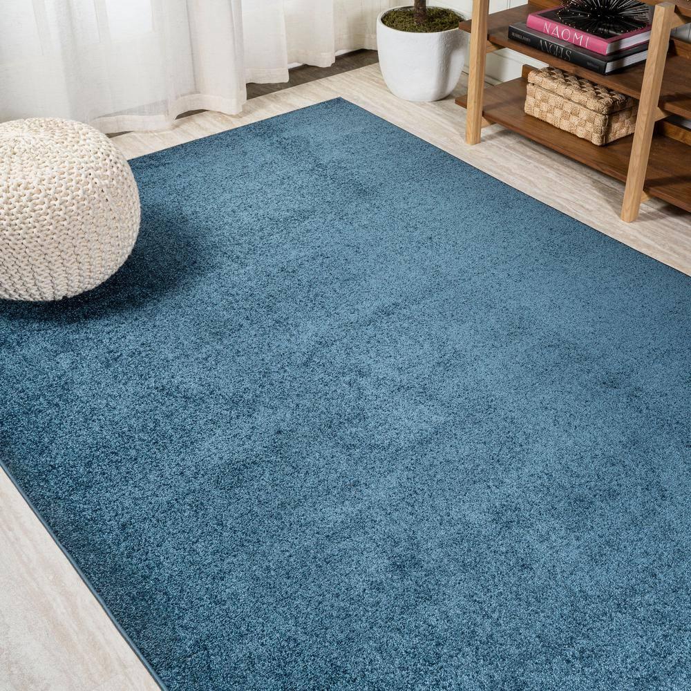 5'x8' Haze Solid Low-Pile Area Rug, Navy - JONATHAN Y