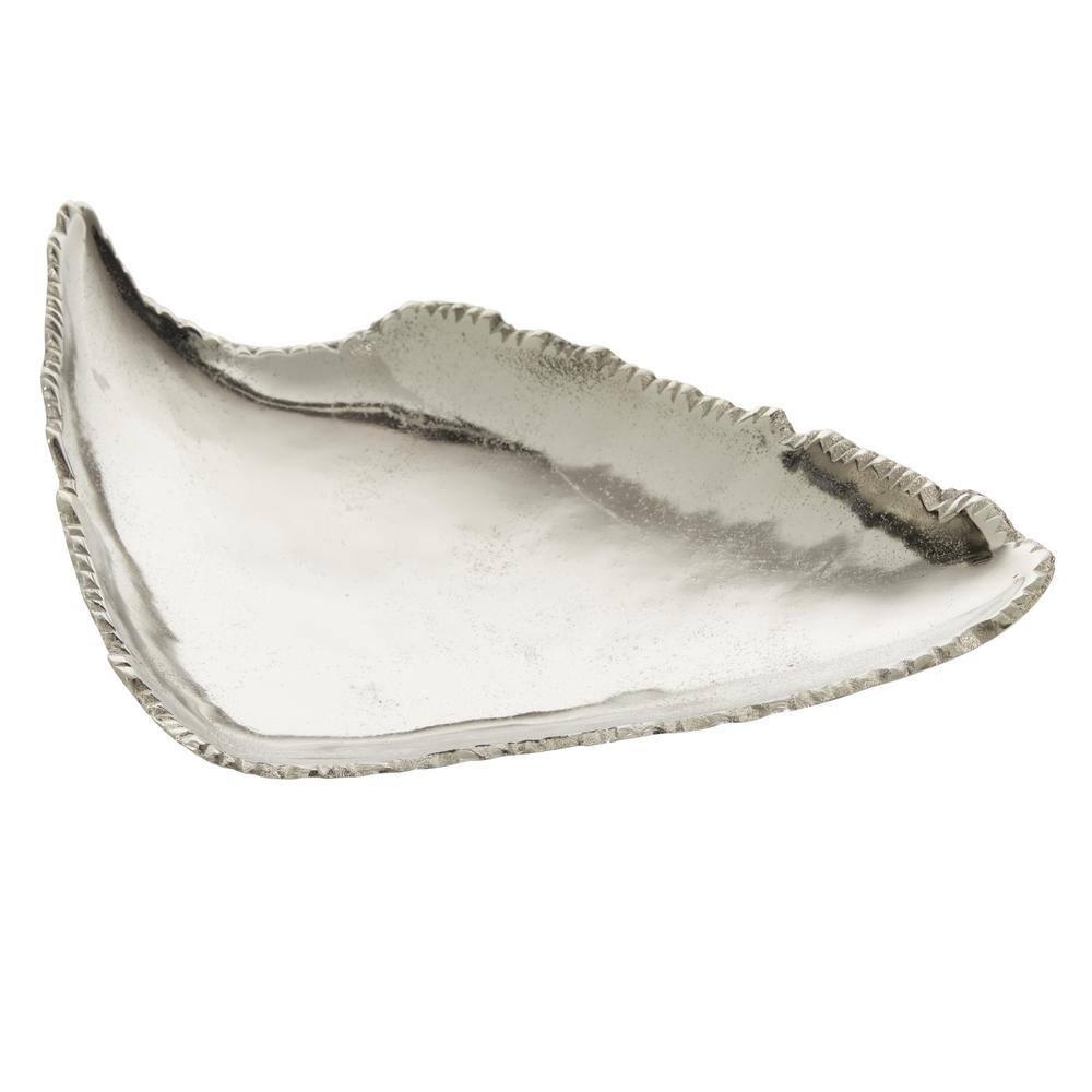 CosmoLiving by Cosmopolitan Aluminum Metal Live Edge Silver Decor Tray