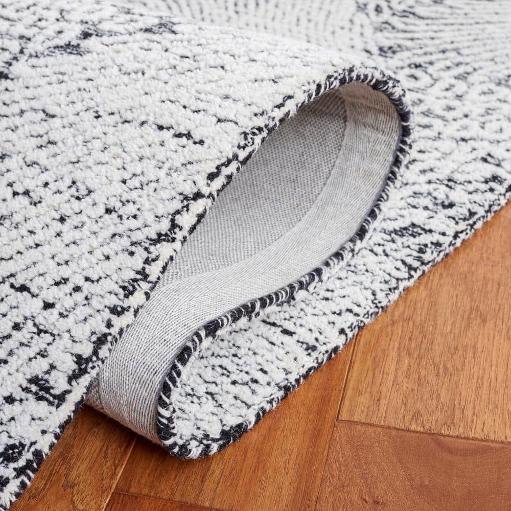 Ebony EBN105 Hand Tufted Indoor Area Rug - Black/Ivory - 4'x6' - Safavieh