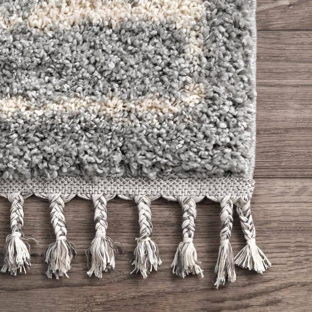 nuLOOM Mackie Moroccan Diamond Tassel Rug