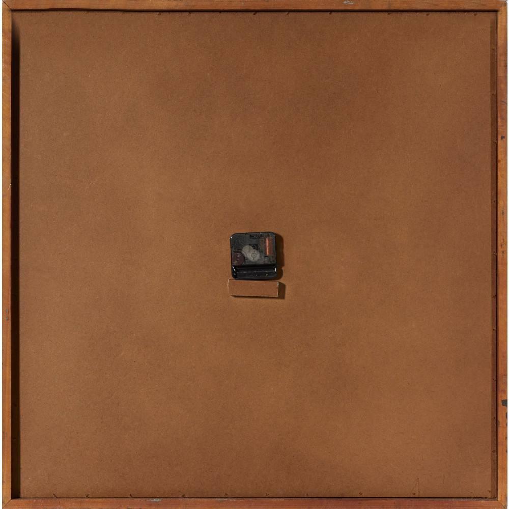 DecMode Reloj de Pared Industrial Esculpido en Madera con Patrón de Tejido y Acabado Marrón, 24"Ancho x 27"Alto