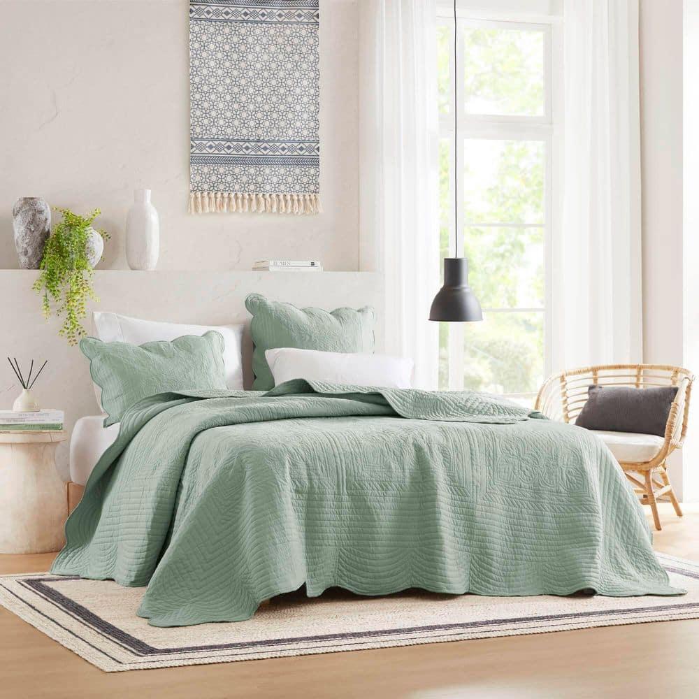 Tuscany Scalloped Edge Quilt Set