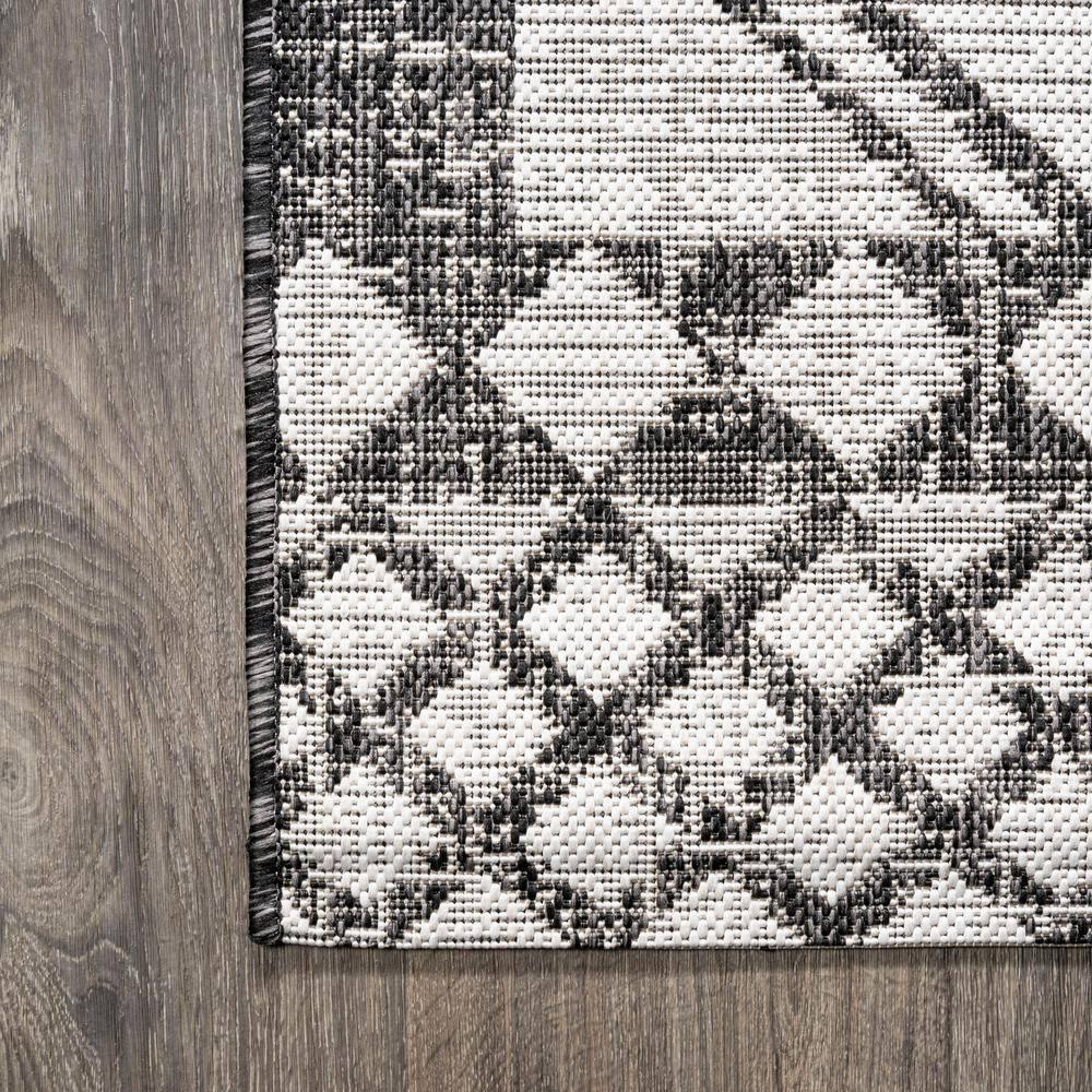 3'x5' Marokko Diamond  Medallion Indoor/Outdoor Area Rug, Ivory/Black - JONATHAN Y