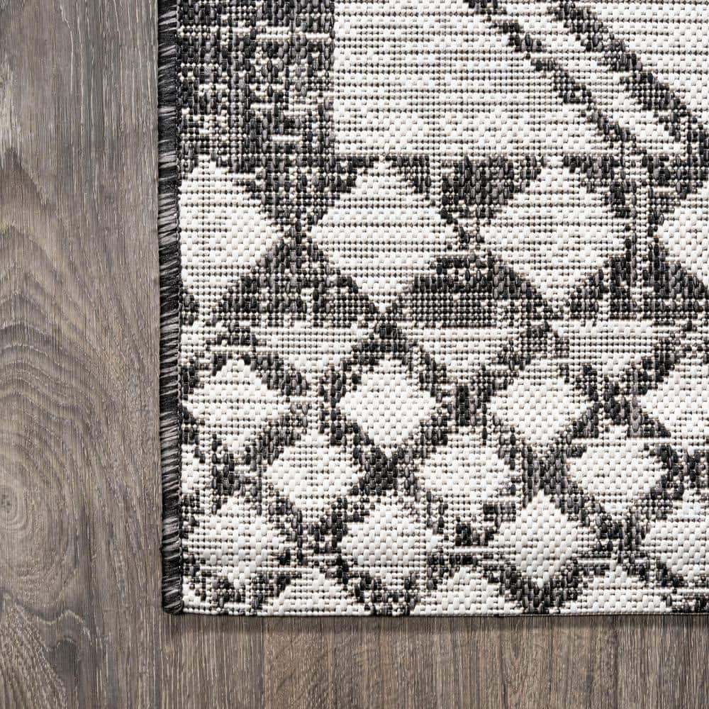 3'x5' Marokko Diamond  Medallion Indoor/Outdoor Area Rug, Ivory/Black - JONATHAN Y