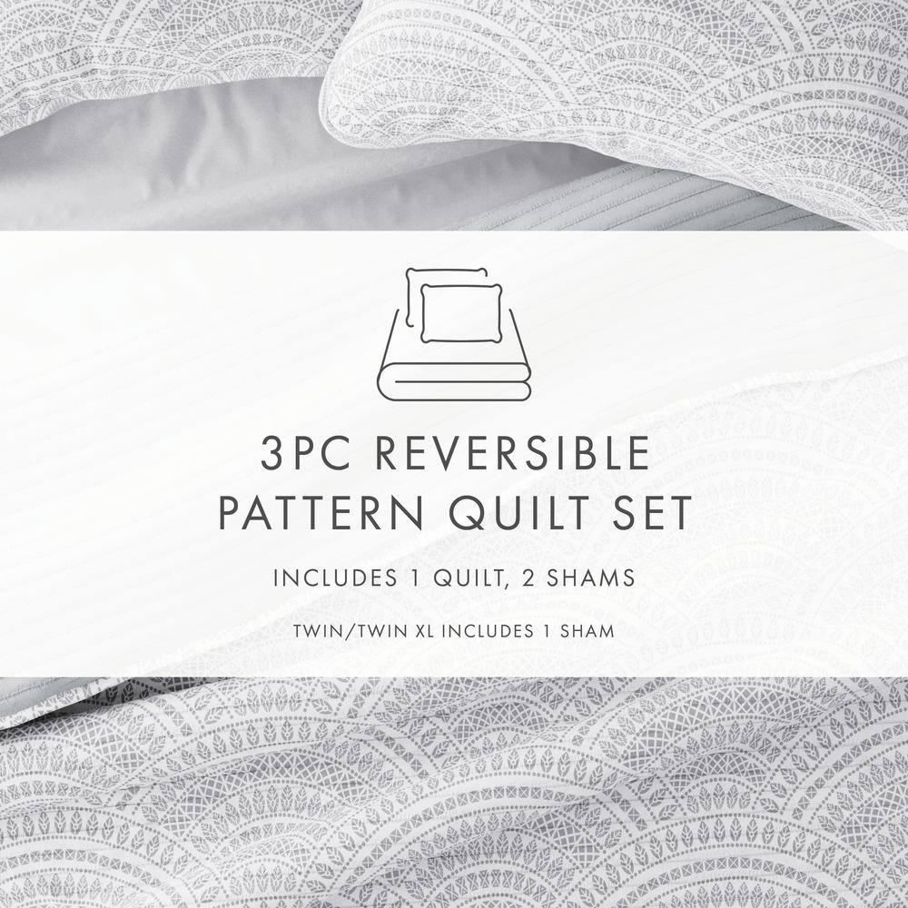 Noble Linens Light Gray 3 Piece Scallop Reversible Microfiber Quilt Set, Queen / Full