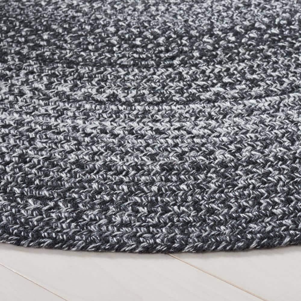 Braided BRD804 Hand Woven Area Rug - Black/Ivory - 4' round - Safavieh.