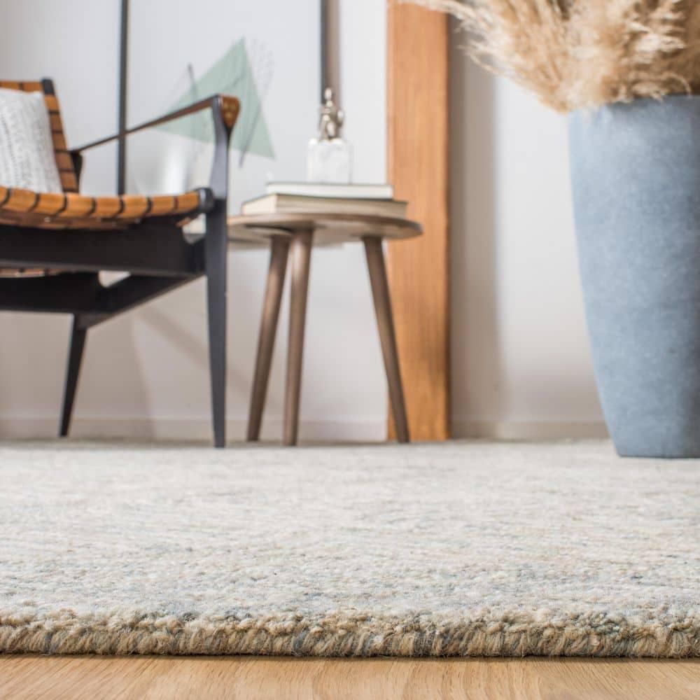 Ikat IKT703 Hand Tufted Area Rug - Beige/Grey - 4'x6' - Safavieh.