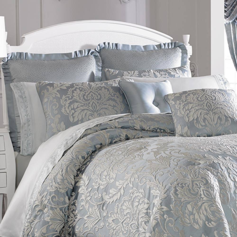 Five Queens Court Faith 4 Piece Comforter Set