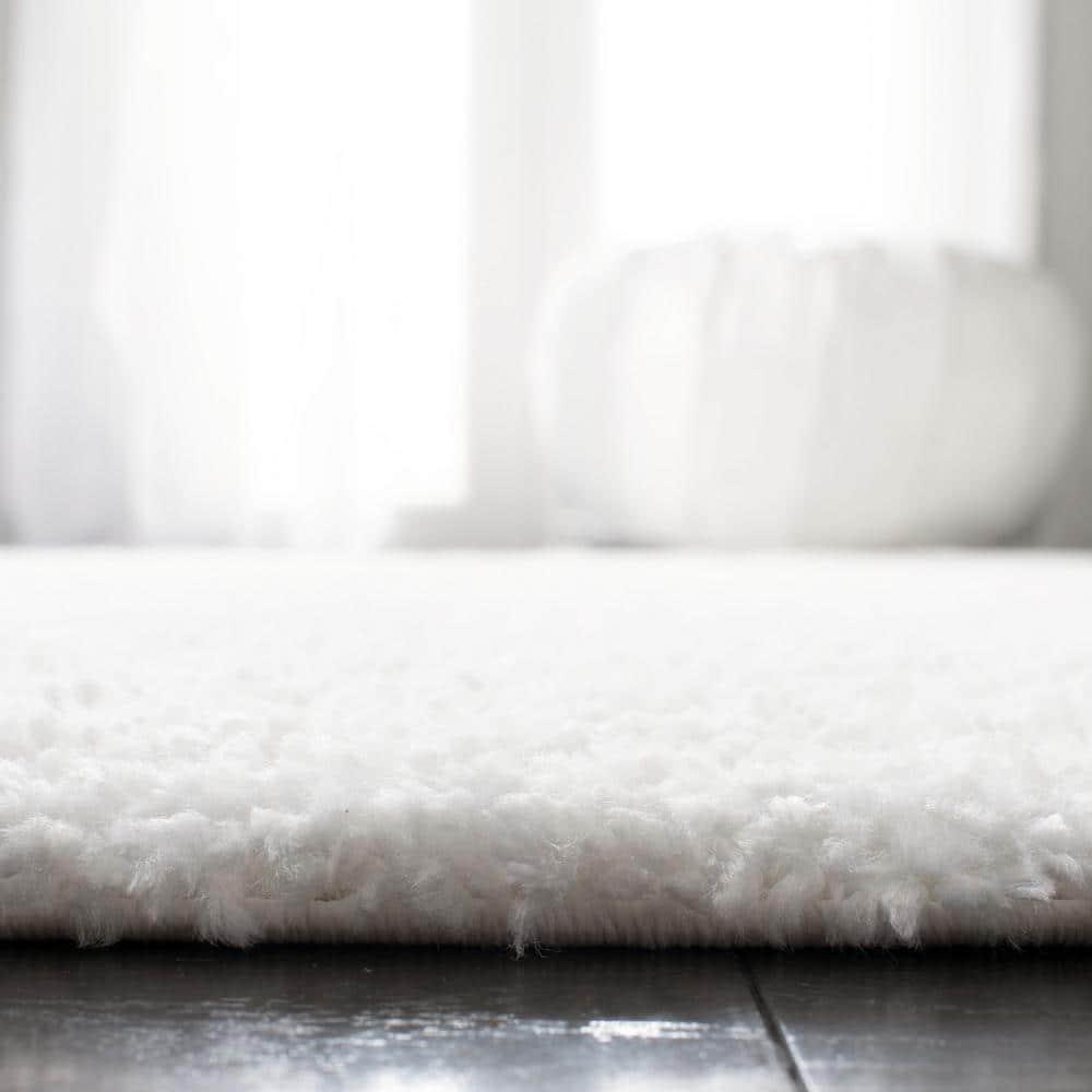 August Shag 900 AUG900 Power Loomed Indoor Accent Rug - White - 3'x3' - Safavieh