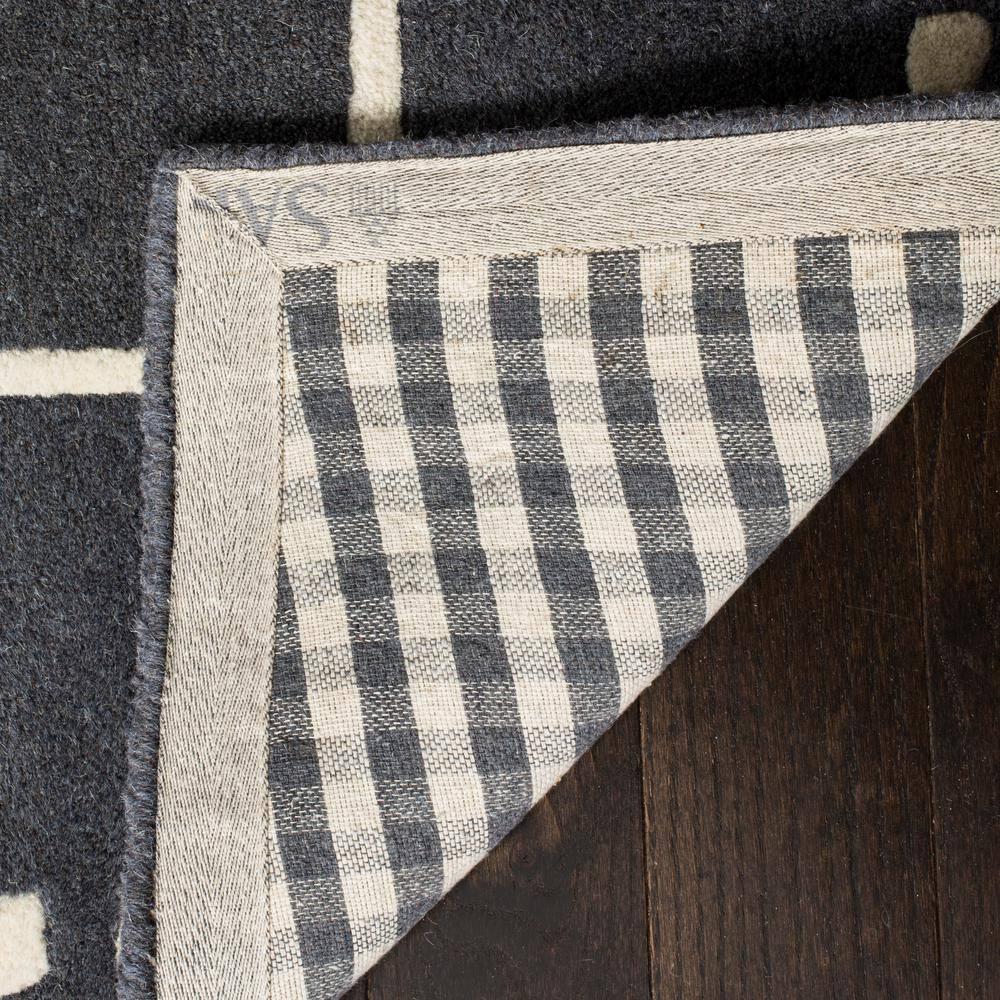 Bella BEL151 Hand Tufted Area Rug - Dark Grey/Ivory - 5'x5' - Safavieh.