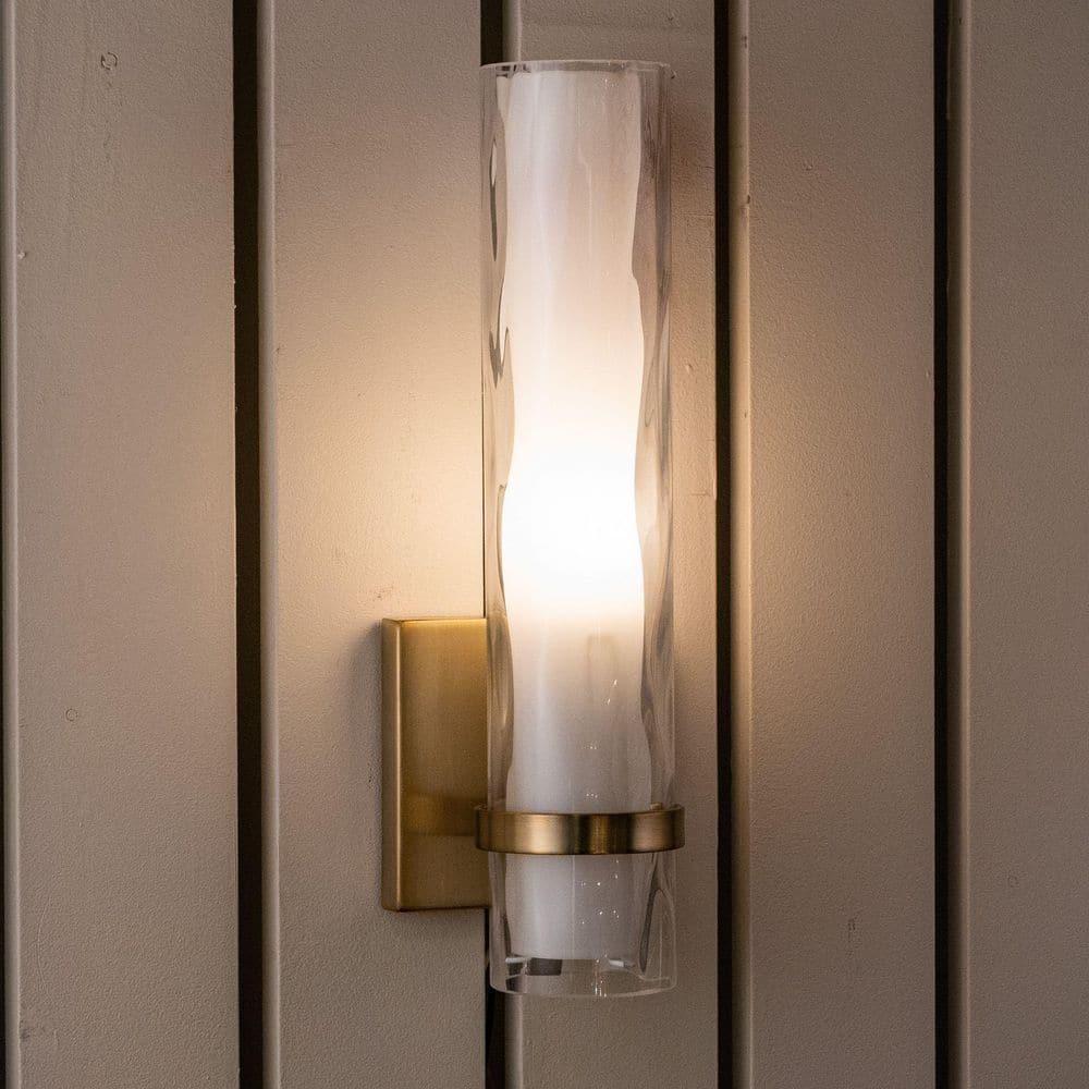 Vilo 1 Light Brass Bathroom Wall Fixture