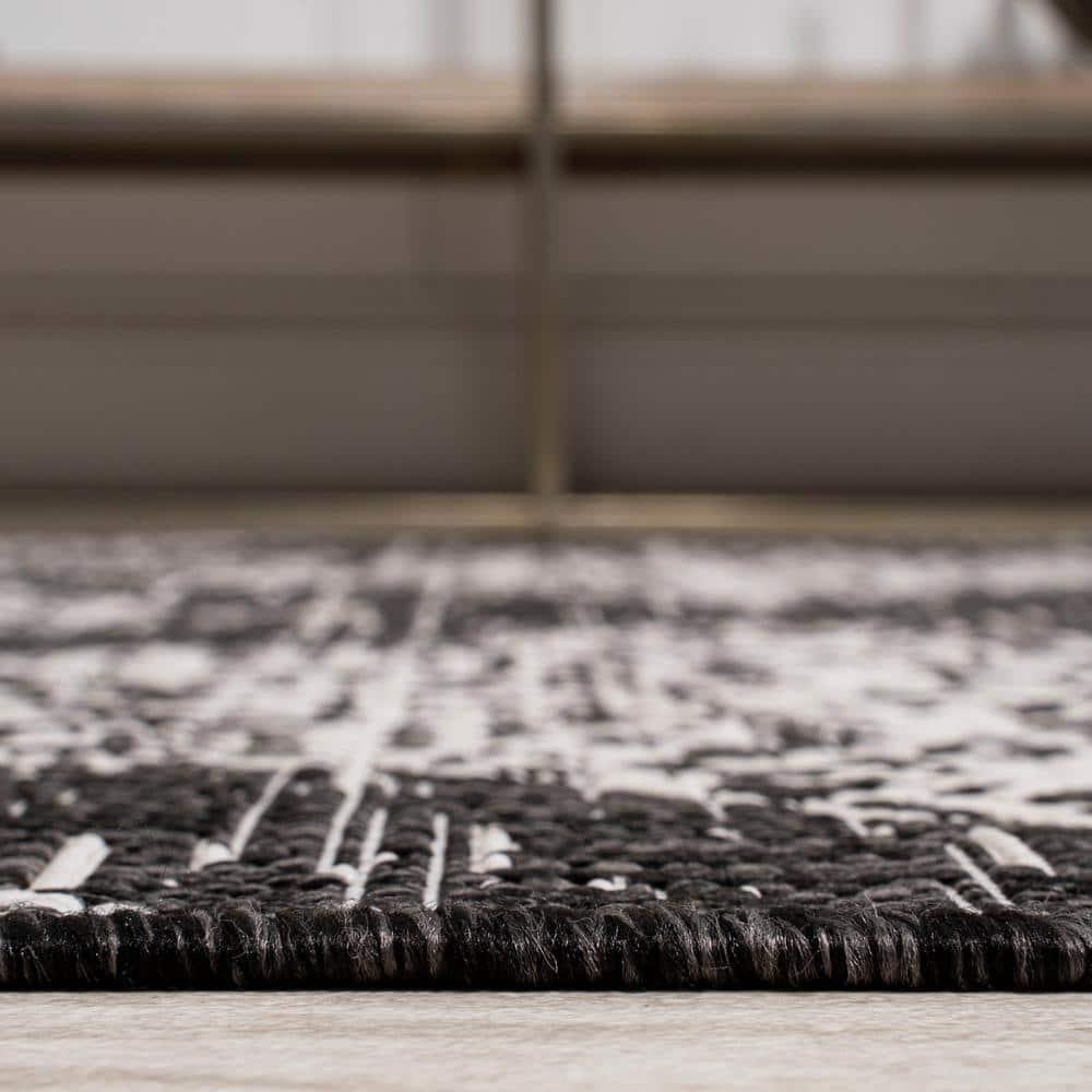 2'x8' Tuscany Ornate Medallions Indoor/Outdoor Runner Rug, Black/Ivory - JONATHAN Y