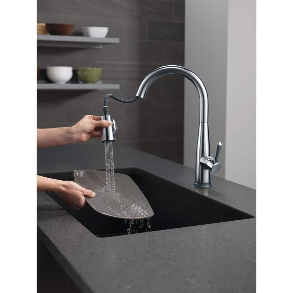 Essa Pull Down Single Handle Kitchen Faucet with MagnaTite Docking and Touch2O Technology