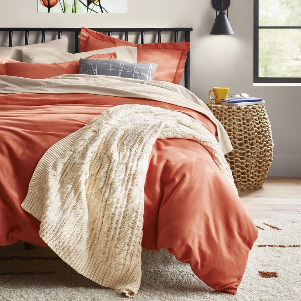 Henline Solid Wood Platform Spindle Bed