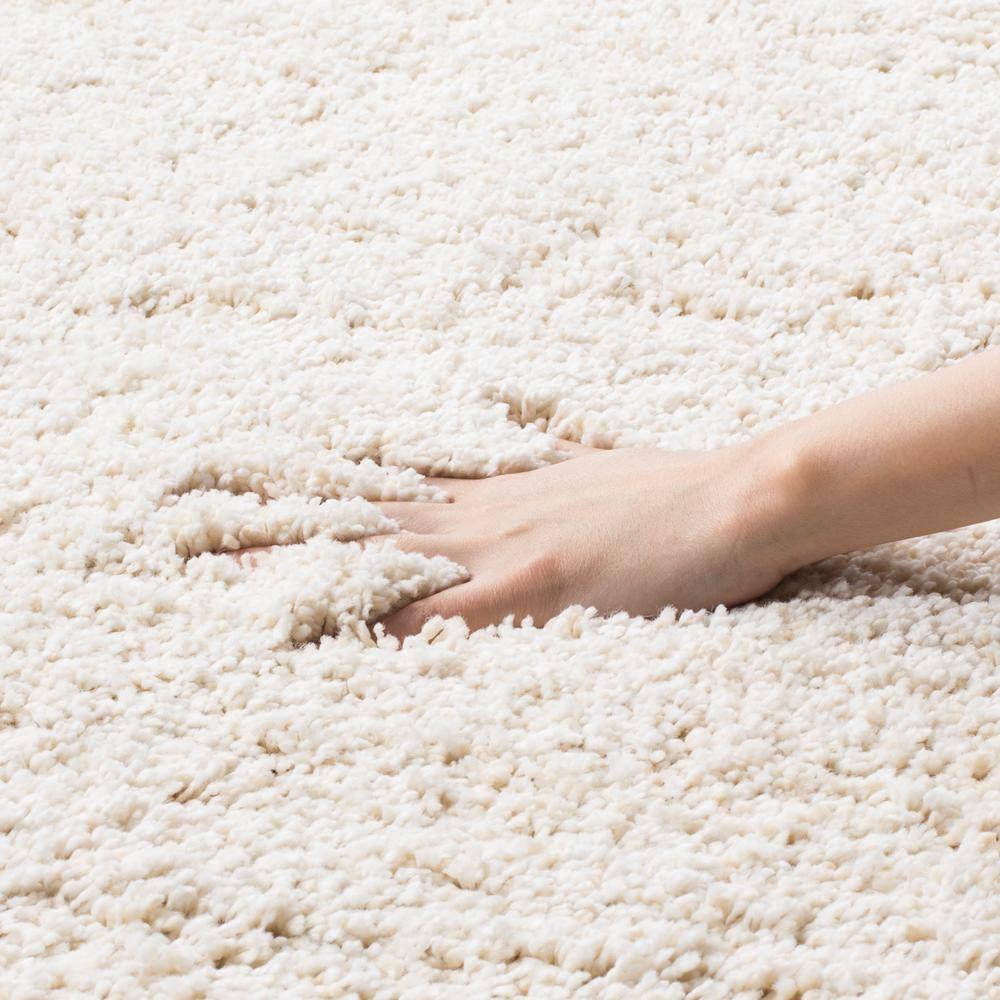 Milan Shag SG180 Power Loomed Indoor Area Rug - Ivory - 7'x7' - Safavieh