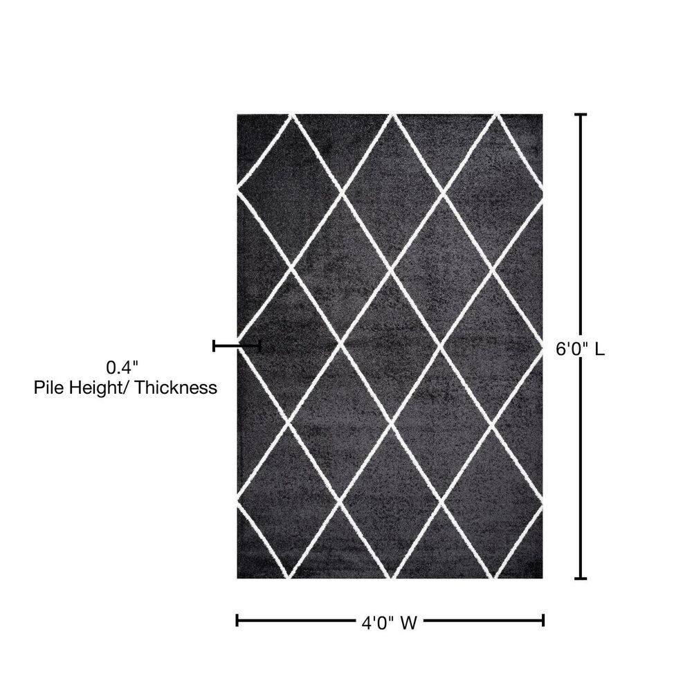 4'x6' Cole Minimalist Diamond Trellis Area Rug, Black/White - JONATHAN Y