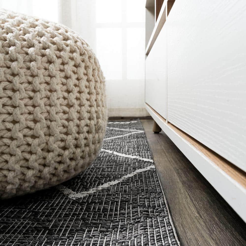 2'x10' Derya  Diamond Trellis Indoor/Outdoor Runner Rug, Black/Ivory - JONATHAN Y