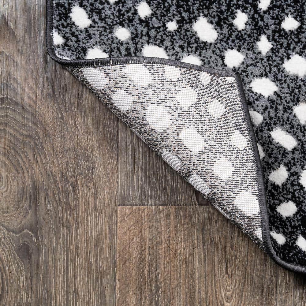 5'x 8' Antelope Modern Animal Area Rug, Black/Cream - JONATHAN Y
