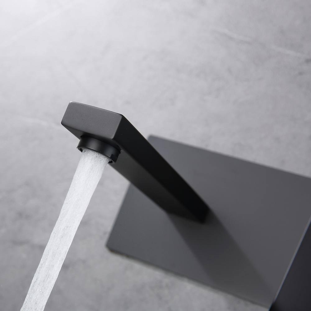 Wall Single-handle Bathroom Faucet with Drain Assembly
