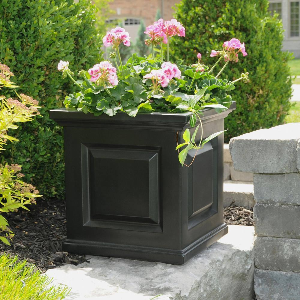 Nantucket Square Resin Planter Box with Water Reservoir