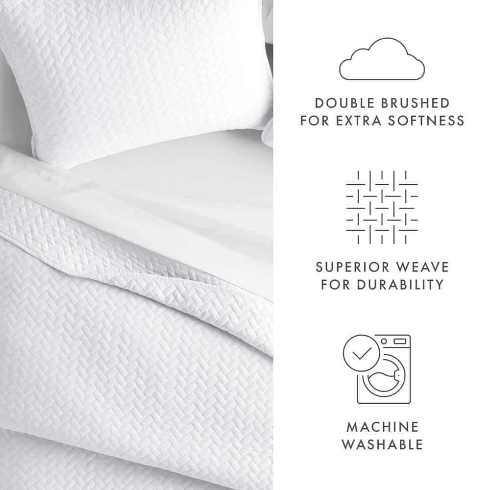 Becky Cameron Antora Microfiber Modern & Contemporary Coverlet / Bedspread Quilt Set