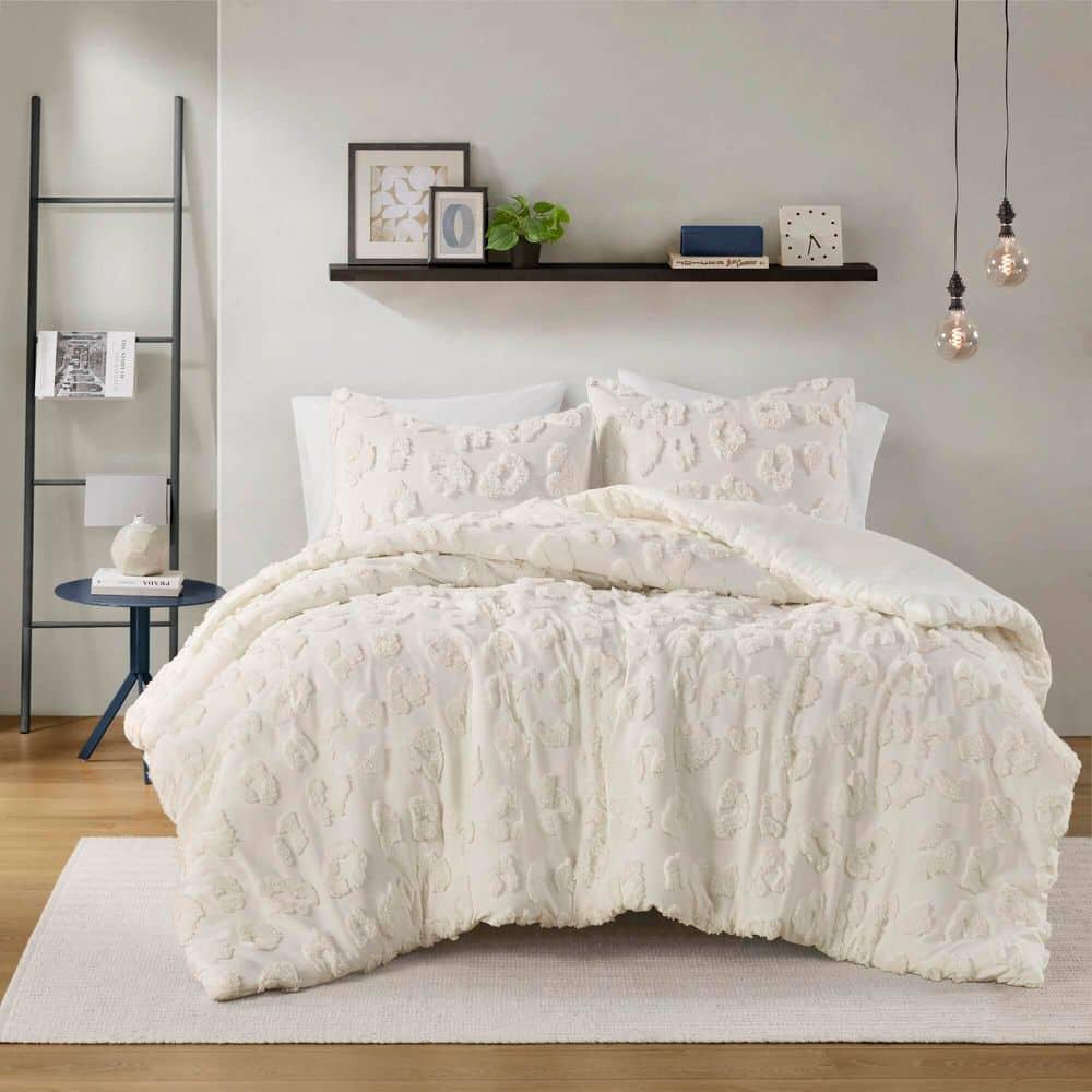 Intelligent Design Larissa Animal Chenille Comforter Set
