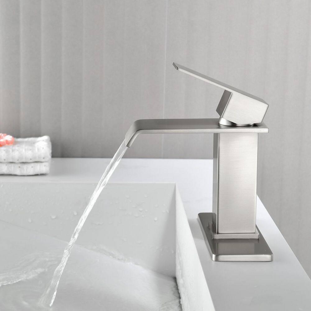 1 Single-handle Bathroom Faucet with Drain Assembly