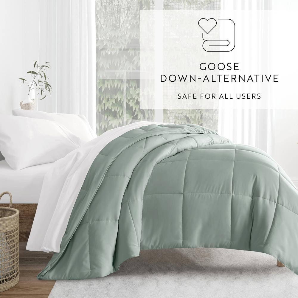 Becky Cameron Becky Cameron Lightweight All Season Down Alternative Comforter