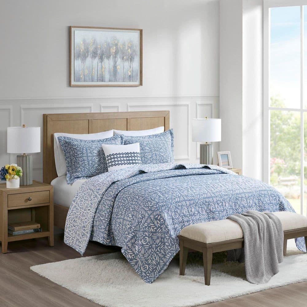 Madison Park Signature Madison Park Signature Harmony Oversized Reversible Matelasse Quilt Set with Throw Pillow