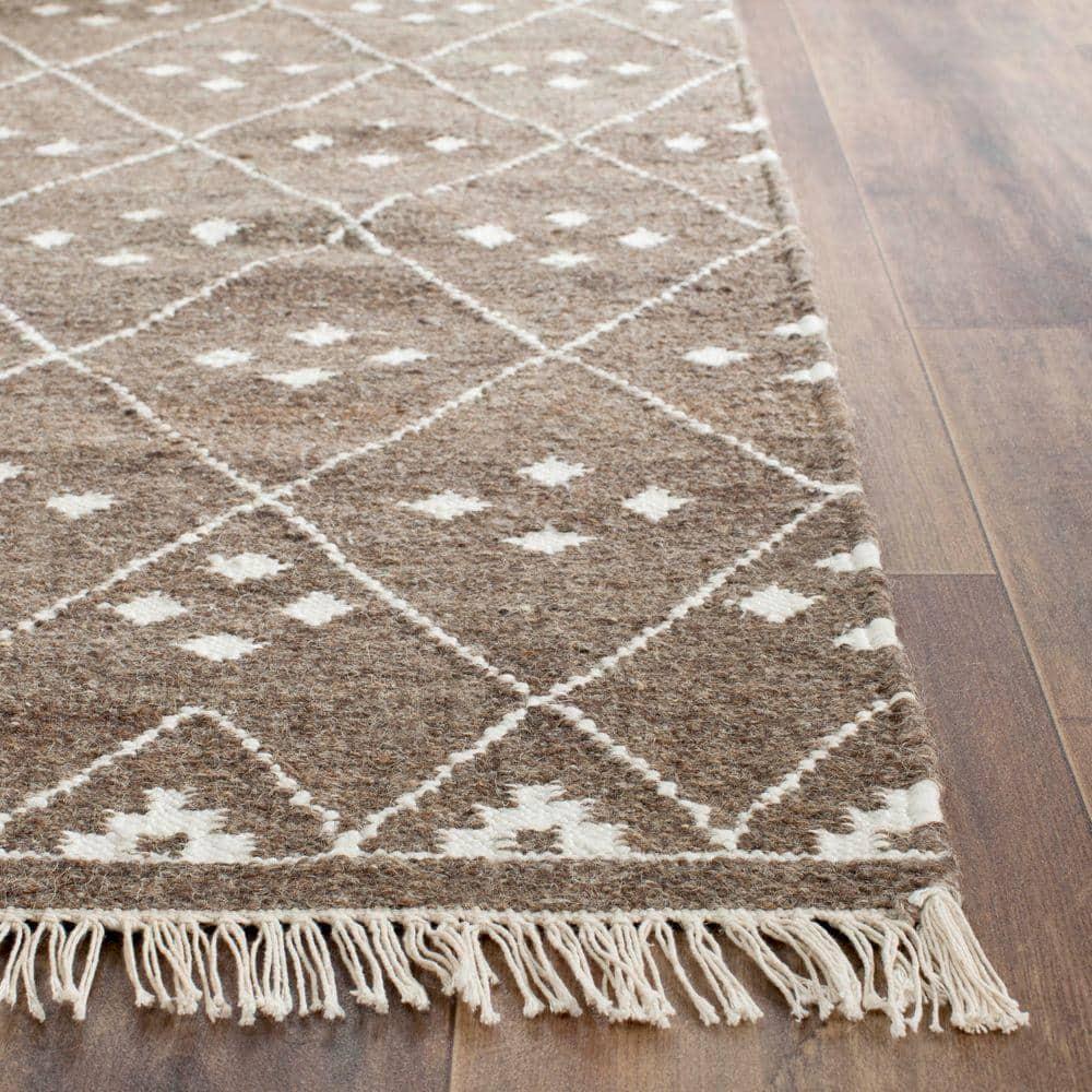Natural Kilim NKM316 Hand Woven Area Rug - Brown/Ivory - 4'x6' - Safavieh.