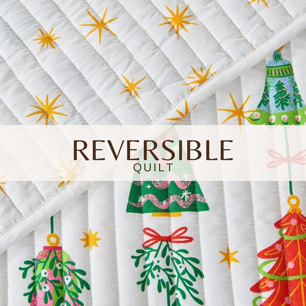 FreshFolds Vibrant & Cheerful Christmas Quilt Set