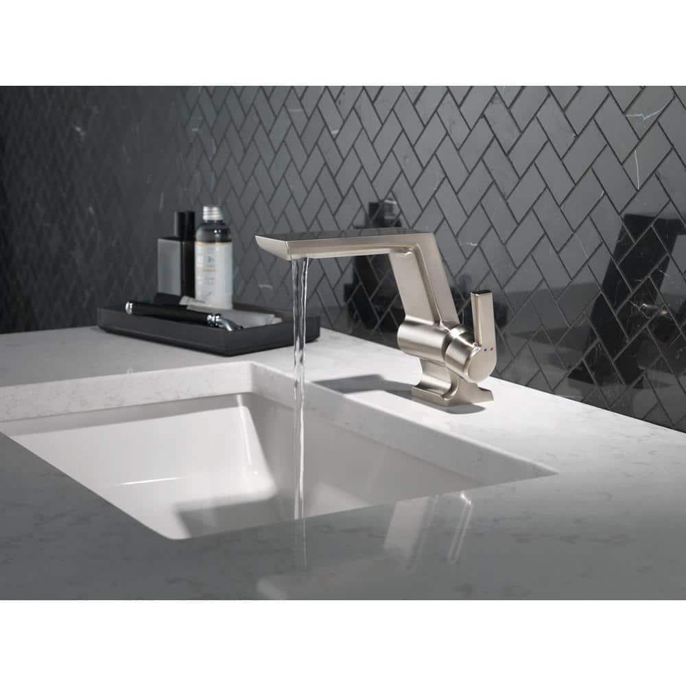 Pivotal Single Hole Bathroom Faucet with Drain Assembly
