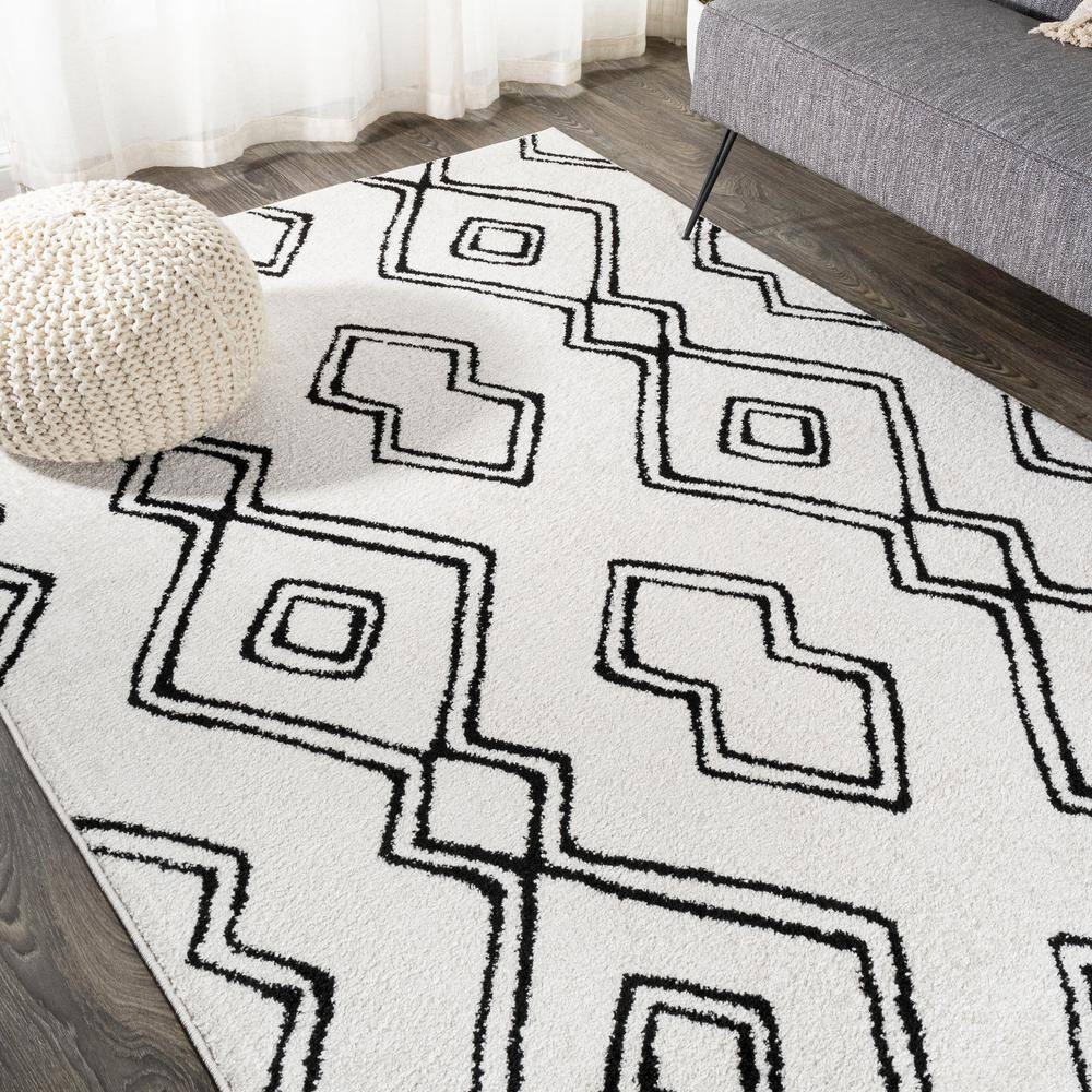 3'x5' Deia Moroccan Style Diamond Shag Area Rug, White/Black - JONATHAN Y