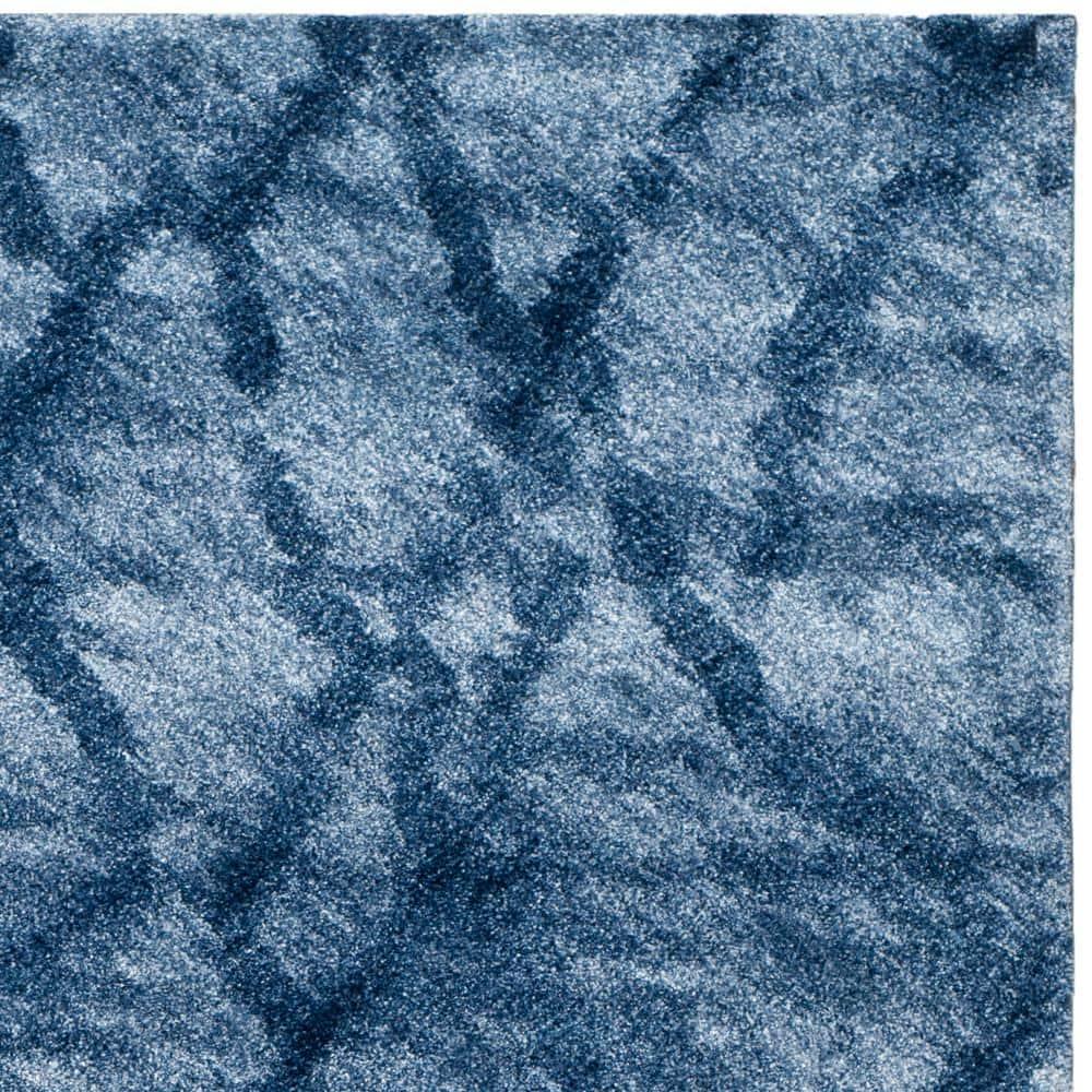 SAFAVIEH Retro Collection Accent Rug - 4' x 6', Blue & Dark Blue, Modern Abstract Design, Non-Shedding & Easy Care, Ideal for High Traffic Areas in Entryway, Living Room, Bedroom (RET2144-6570)