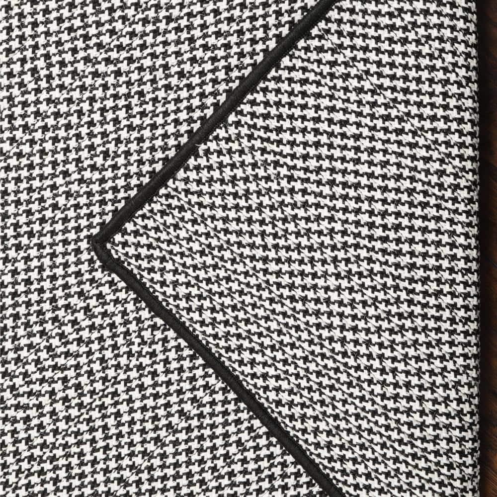 Colonial Mills Outdoor Houndstooth Tweed - Black 4' square