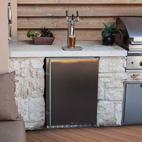 EdgeStar EdgeStar Outdoor Party 6.62 Cubic Feet Silver Outdoor Triple Tap Freestanding Kegerator with Door Lock and Adjustable Temperature