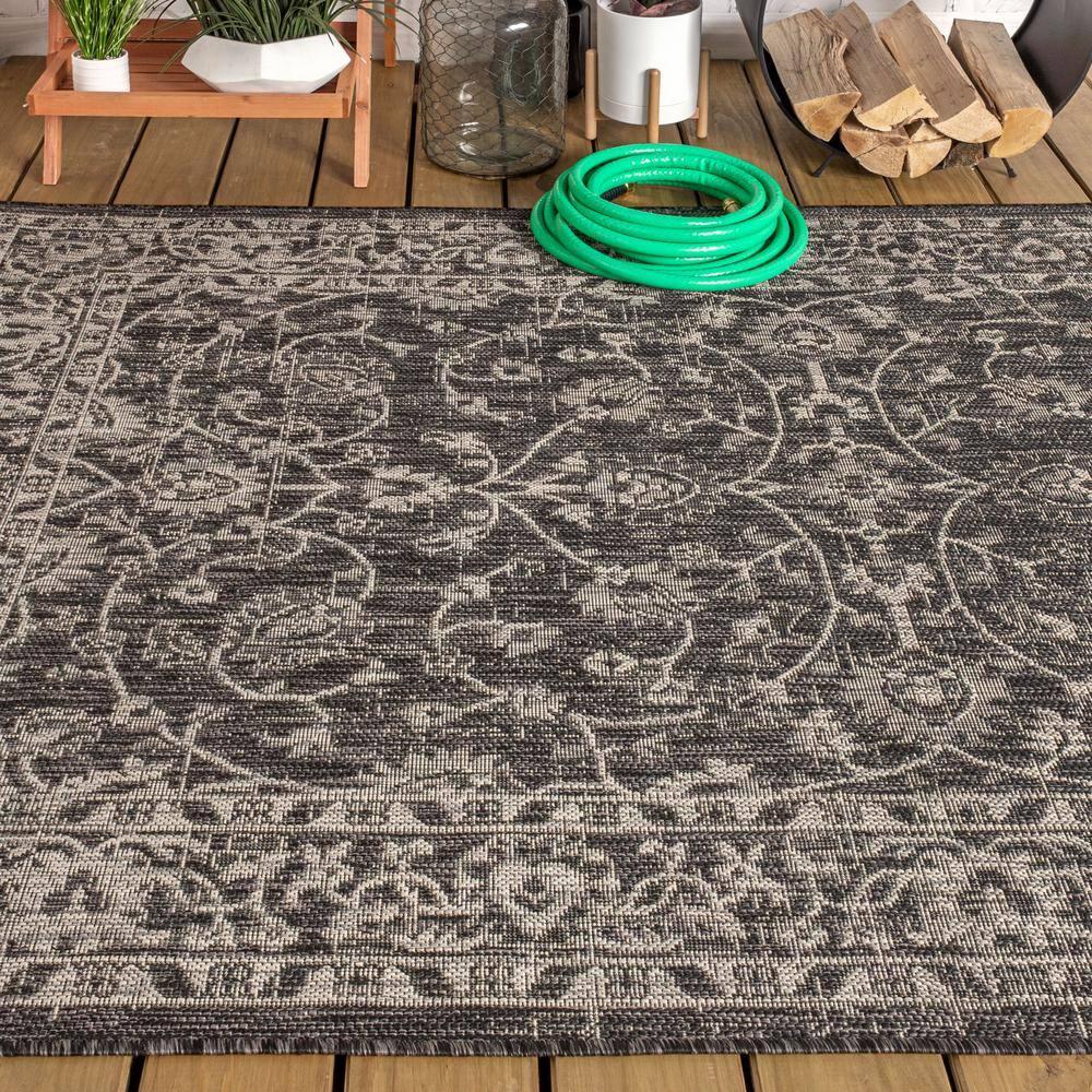 4'x6' Palazzo Vine and Border Textured Weave Indoor/Outdoor Area Rug, Black/Gray - JONATHAN Y
