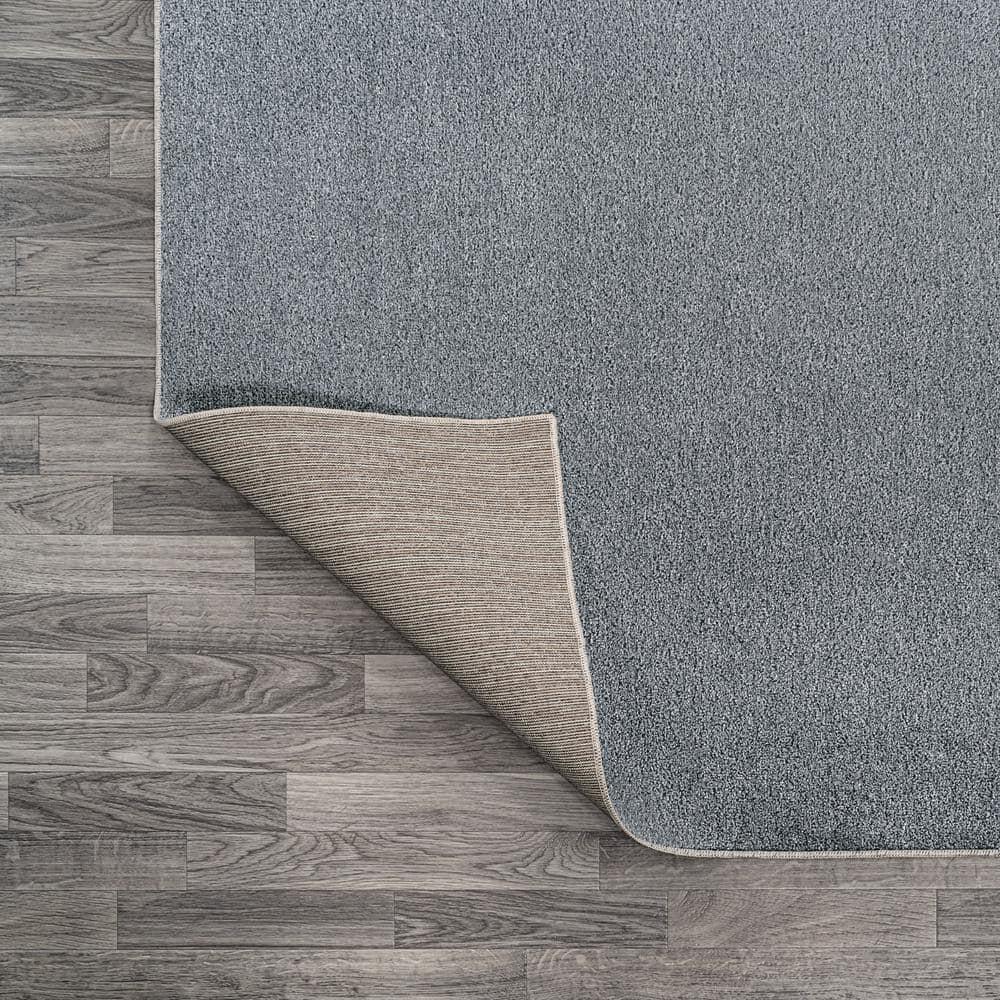 JONATHAN Y Twyla Classic Solid Low-Pile Machine-Washable Gray 3 ft. x 5 ft. Area Rug