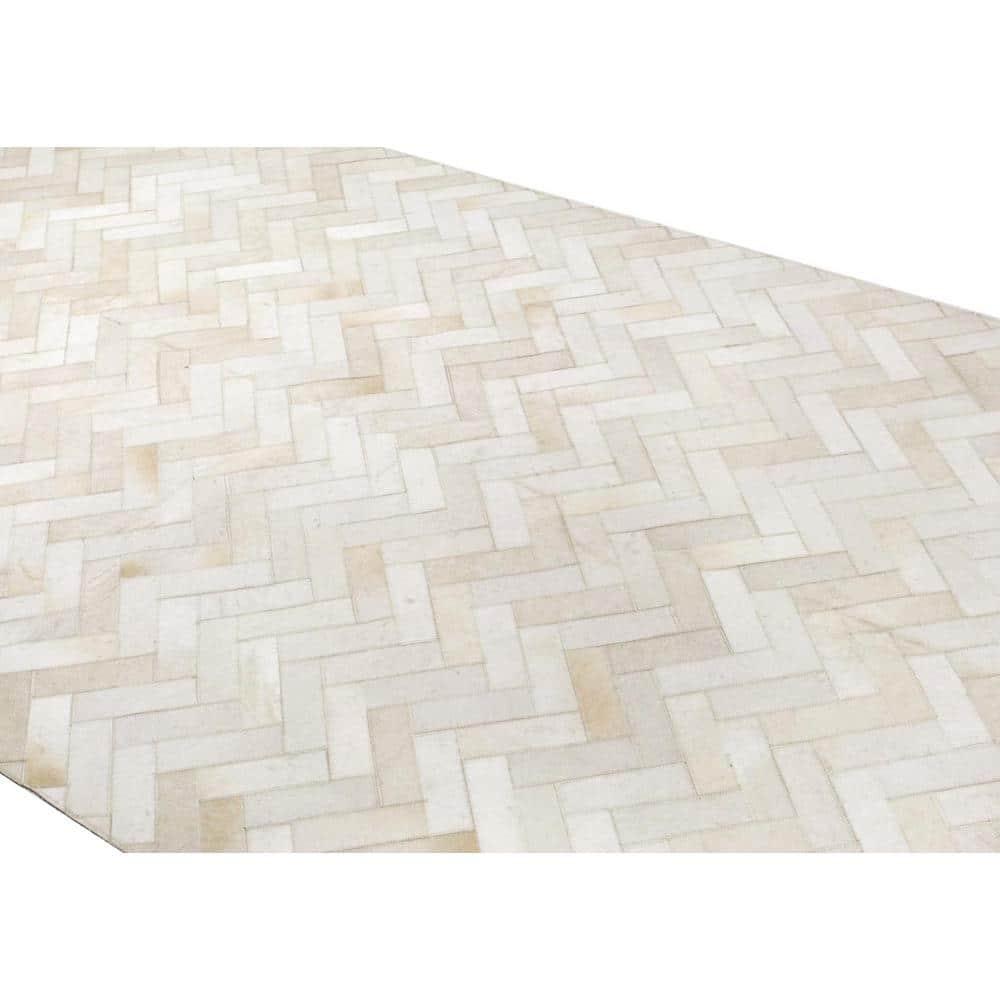 Santa Fe Collection Chevron Contemporary Leather Hand Stitched Area Rug, Cream - 5 x 8 ft.