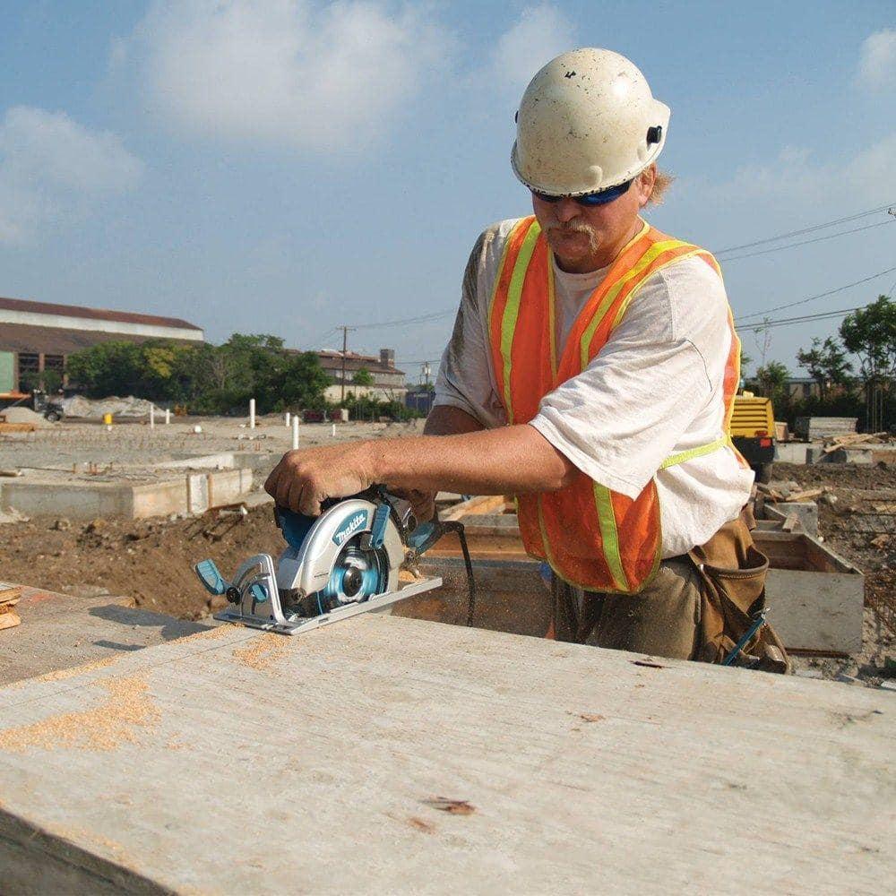Makita Magnesium Hypoid Saw, 7 1/4", Weighs 13 Pounds