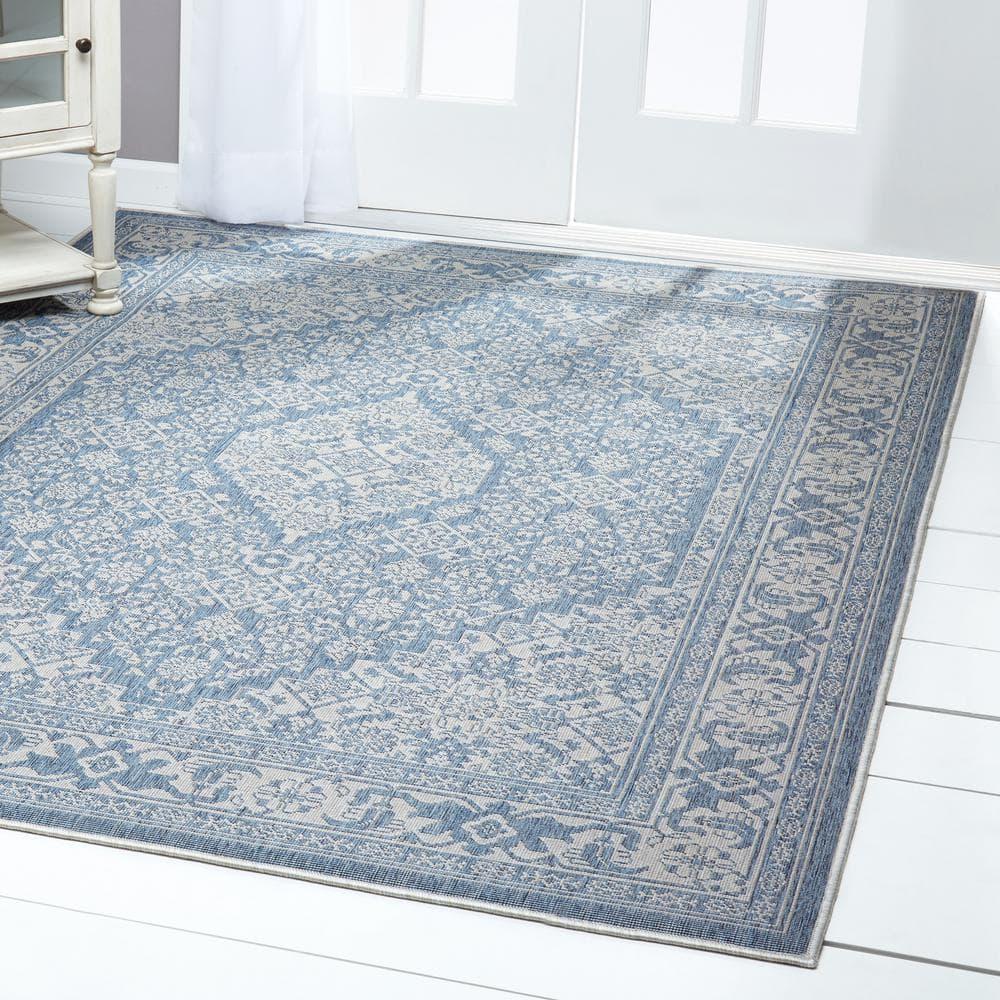 Persian Persian Inspired Blue/Gray Area Rug