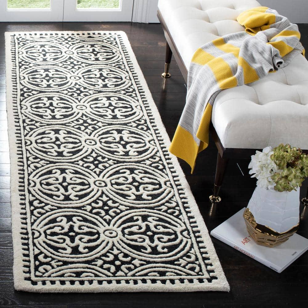 SAFAVIEH Cambridge Leslie Geometric Wool Runner Rug, Black/Ivory, 2'6" x 6'