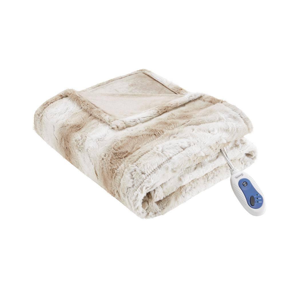 Beautyrest Beautyrest Zuri Oversized Heated Faux Fur Throw