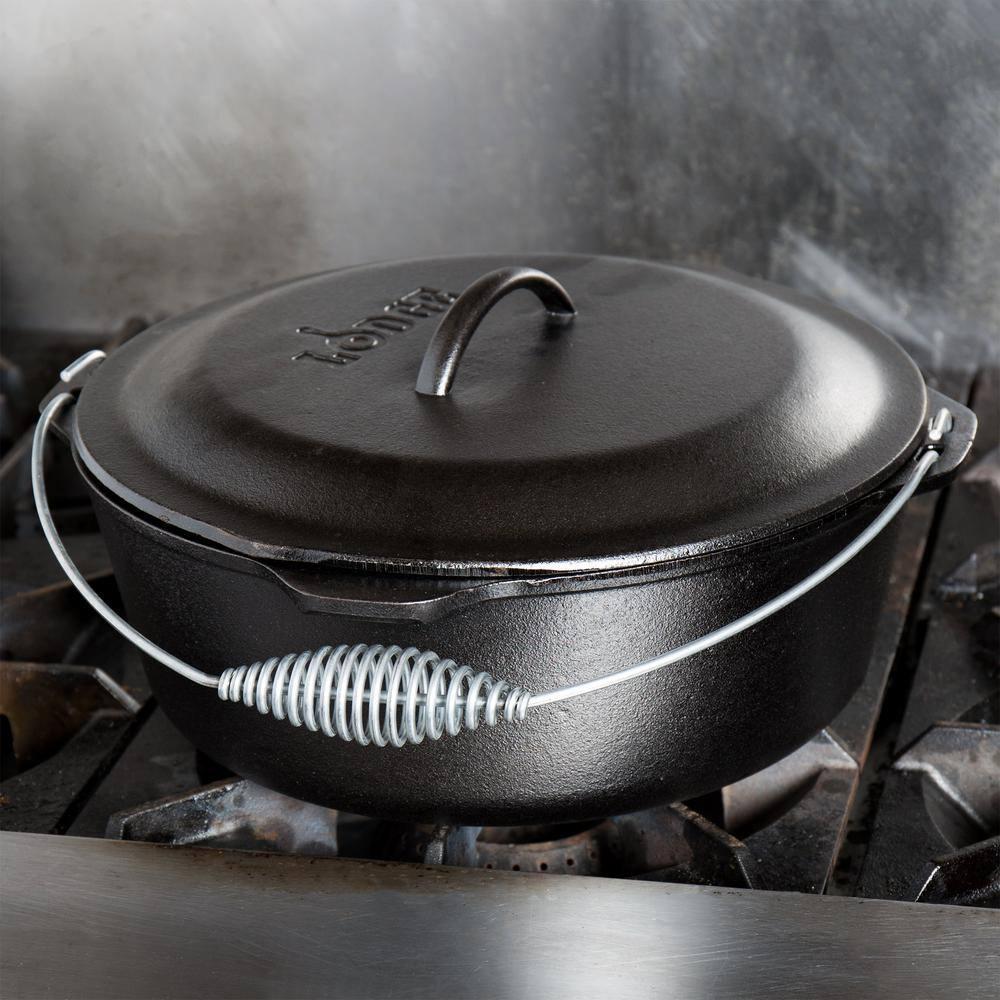 Lodge Lodge Cast Iron Camp Dutch Oven