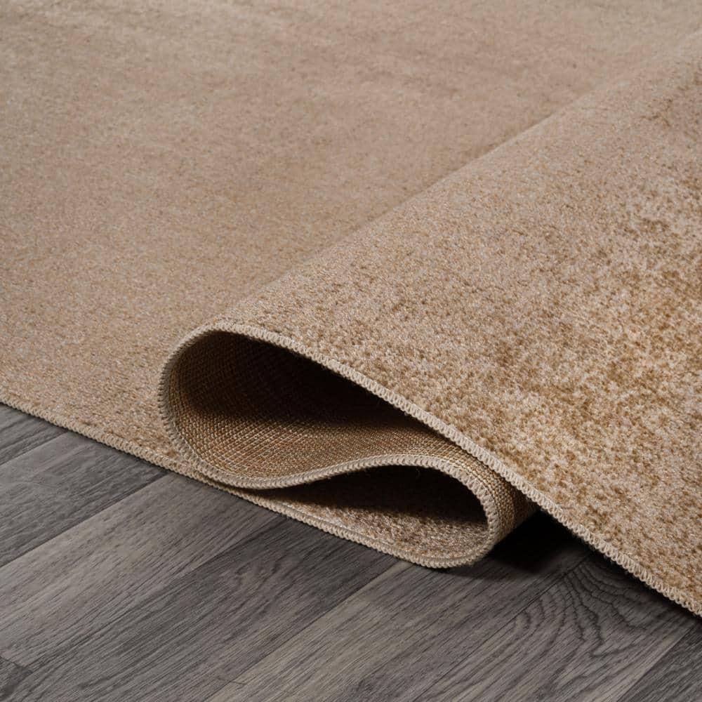 JONATHAN Y Twyla Classic Solid Low-Pile Machine-Washable Brown 4 ft. x 6 ft. Area Rug