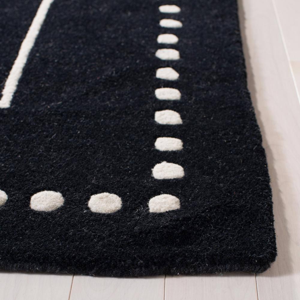 Bella BEL151 Hand Tufted Runner Rug - Black/Ivory - 2'3"x8' - Safavieh.