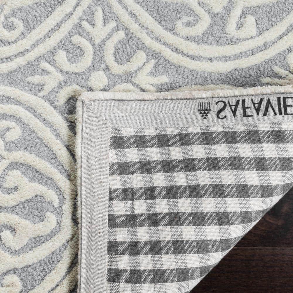 SAFAVIEH Cambridge Leslie Geometric Wool Area Rug, Silver/Ivory, 6' x 6' Square
