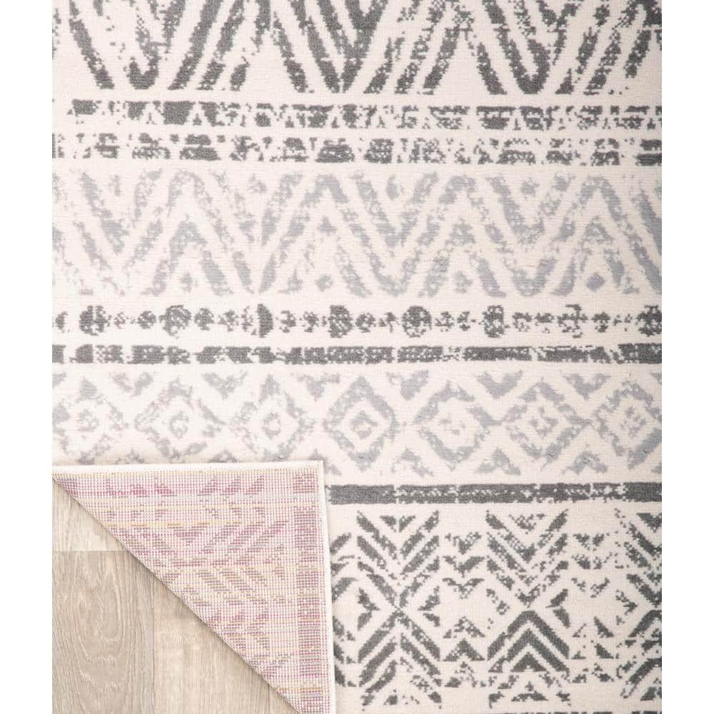 World Rug Gallery Geometric Distressed Bohemian Gray 6'6" x 9' Area Rug