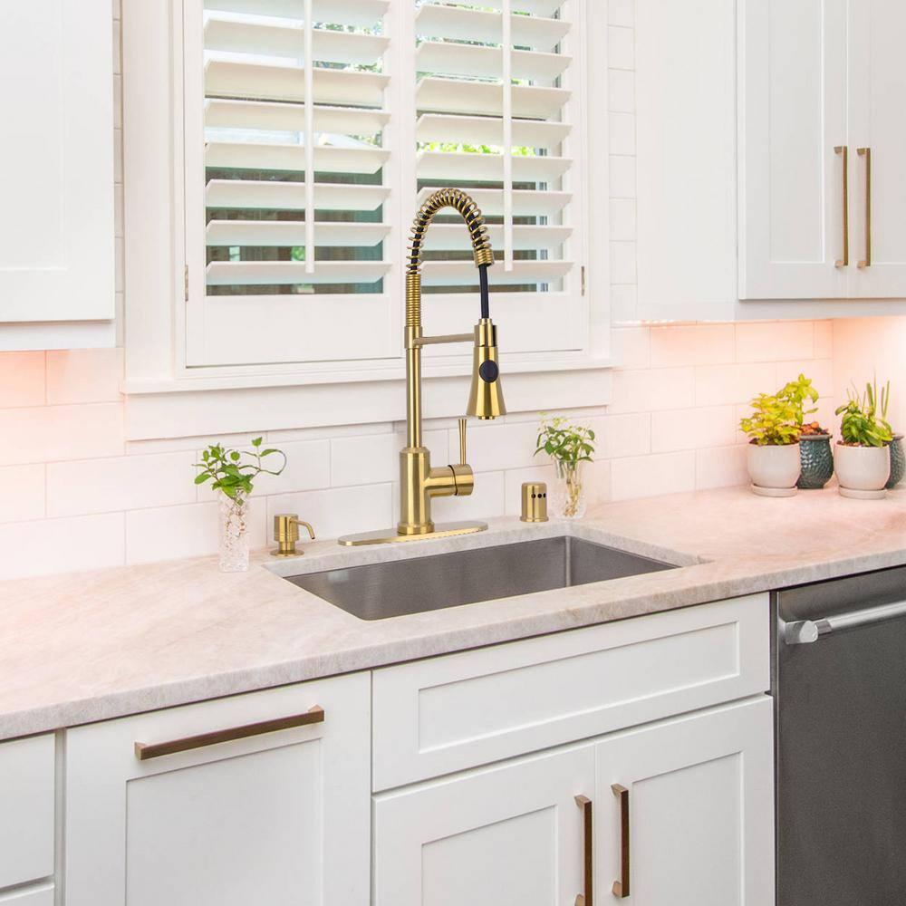 Pull Down Single Handle Kitchen Faucet